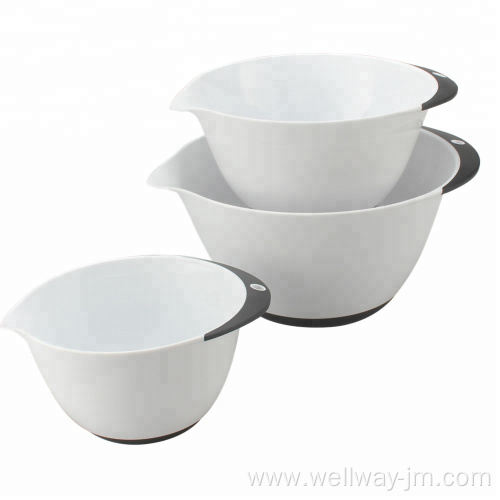 Nesting Plastic Mixing Bowls with Rubber Grip Handles